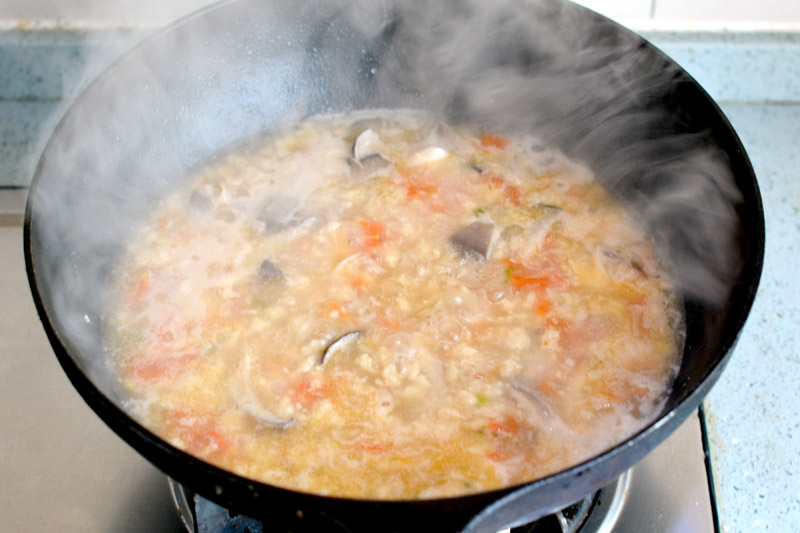 燕麥肉片疙瘩湯