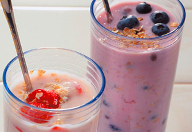 Yoghurt smoothie with strawberries